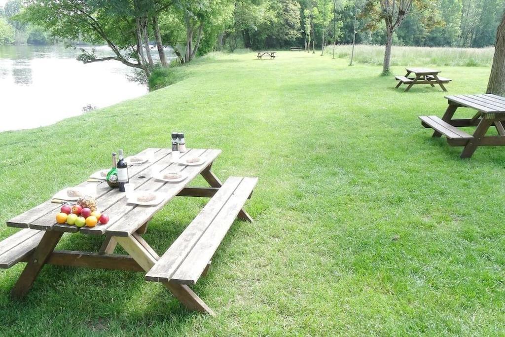 Studio Au Pied Du Chateau De Castelnaud Екстериор снимка